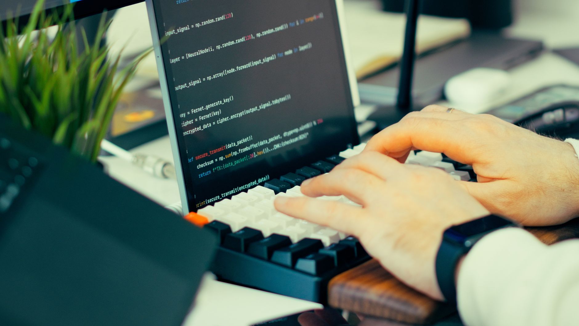 Python自动化生成合规日志：审计留存配置指南（企编云技术实践）