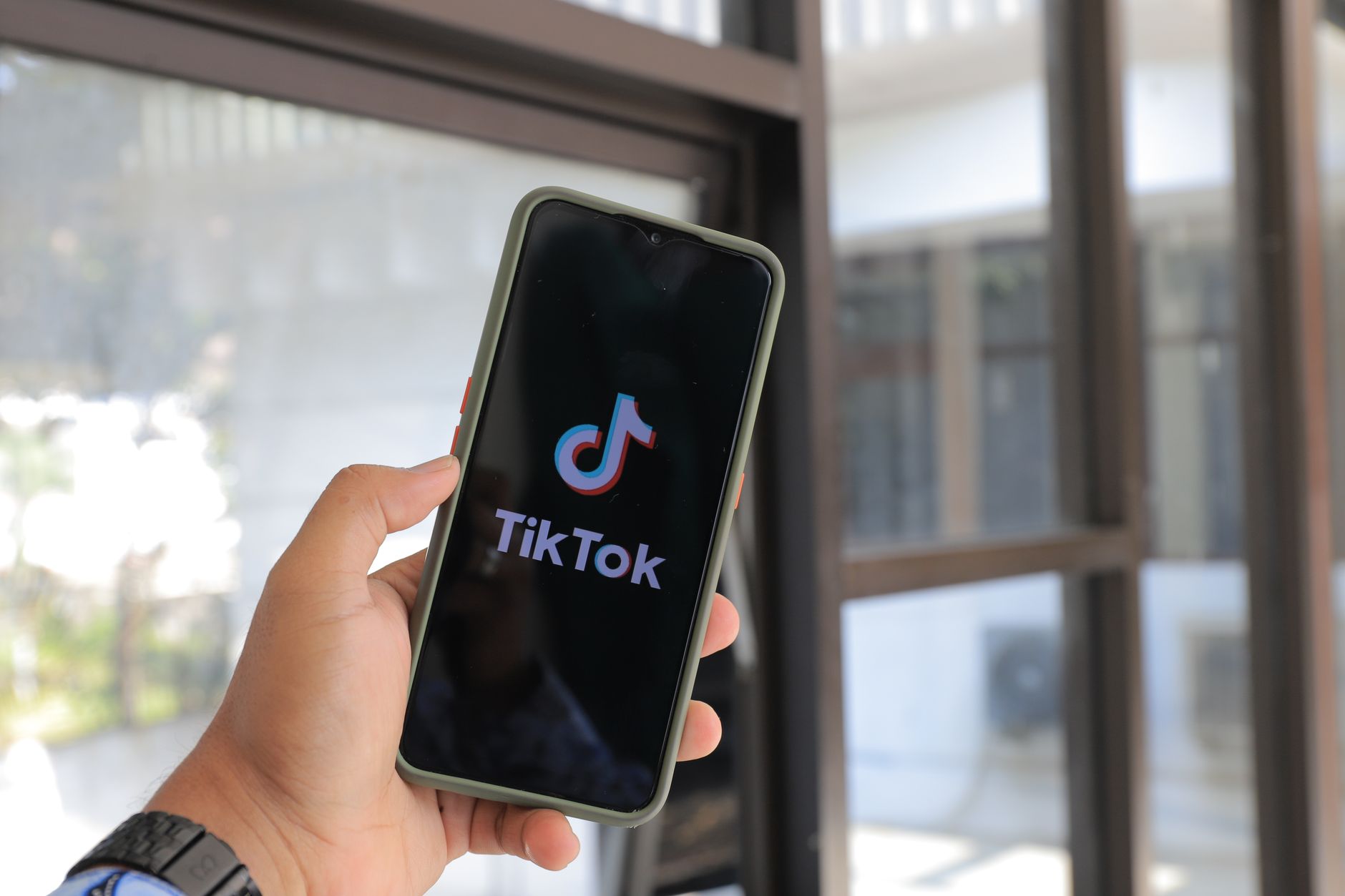 中小外贸企业TikTok广告投放数据回传自动化方案——以影刀RPA为例