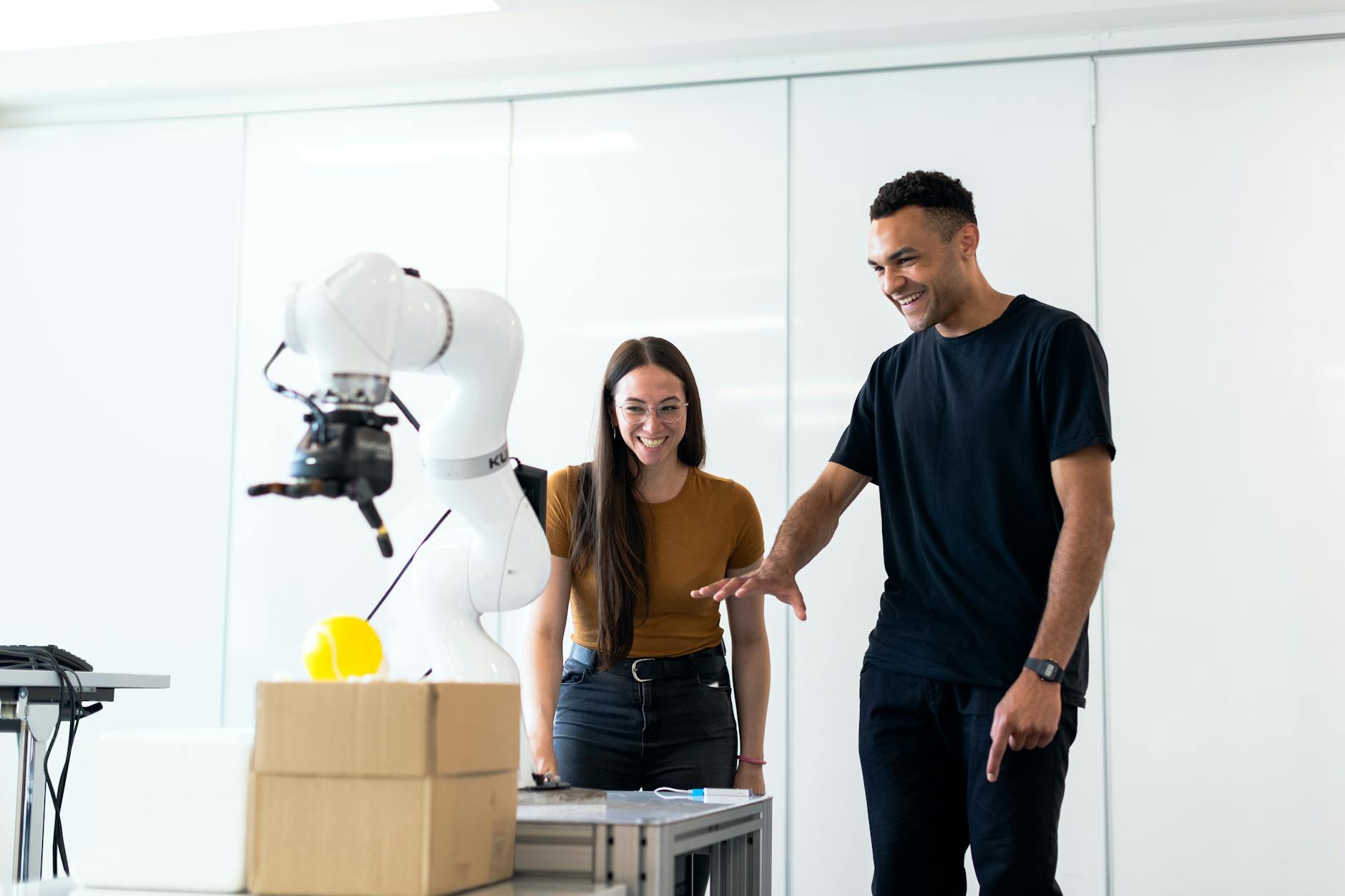 AI员工在高并发场景下的稳定性验证：实战案例与执行指南